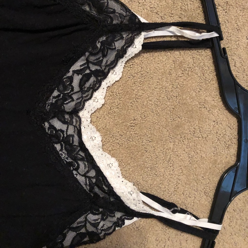 Tank top with lace trim